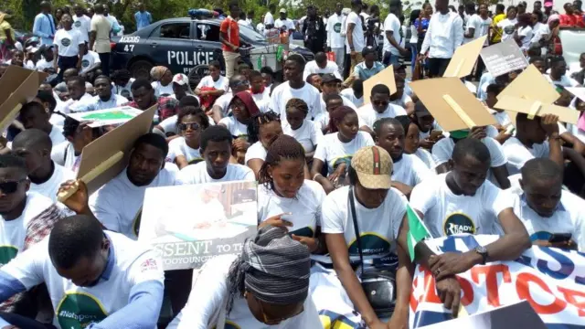 Awọn ọdọ to n fẹ́honu han nilu Abuja