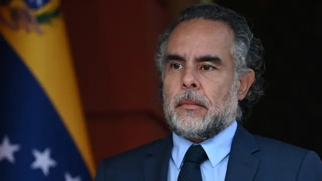 Petro, Benedetti y Sarabia: 3 claves para entender el escándalo que produjo el quiebre del presidente de Colombia con su círculo íntimo - BBC News Mundo