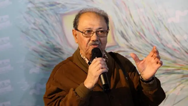 منوچهر طیاب