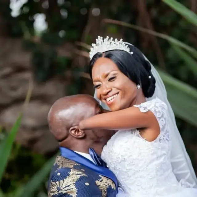 Sinikiwe ati ọkọ rẹ