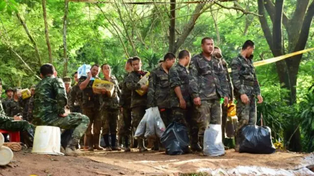 Thailnd boys trapped in caves