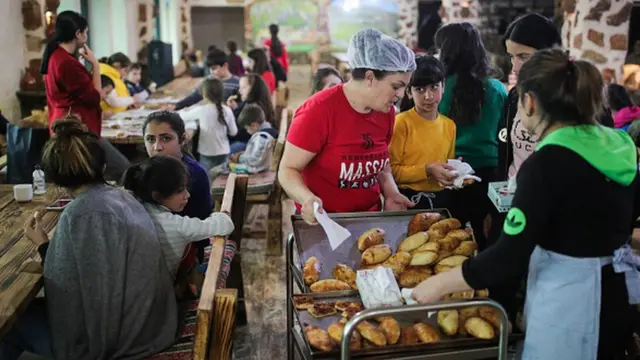 Обед в одной из гостиниц Гориса