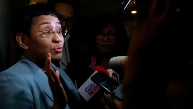 Ressa mengatarkan penangkapannya sebagai usaha membungkam jurnalisme Rappler.