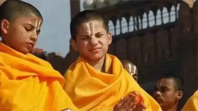 આરએસએસના સમર્થકો આ પુસ્તકને કચરો ગણાવે છે