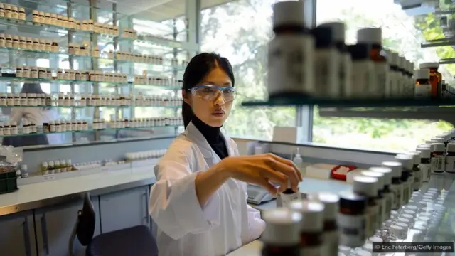 Les odeurs sont souvent des combinaisons complexes de molécules qui peuvent déclencher plus d'un récepteur olfactif à la fois.