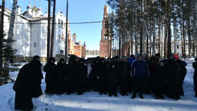 Глава Екатеринбургской и Верхотурской епархии митрополит Евгений Кульберг столкнулся с противодействием сторонников отлученного от церкви бывшего схиигумена Сергия