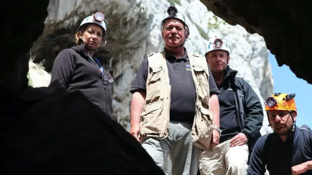 неандертальці