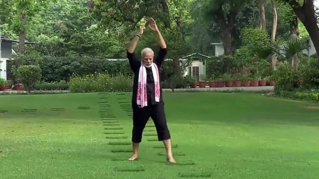 மோதி செய்யும் யோகா எந்த வகை?