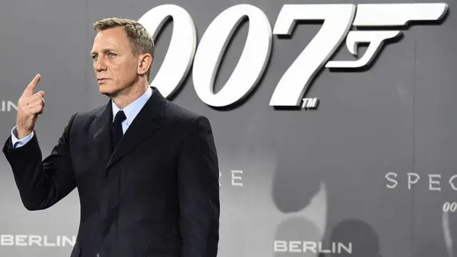 Il incarne un nouveau style de James Bond, plus tourmenté et sombre.