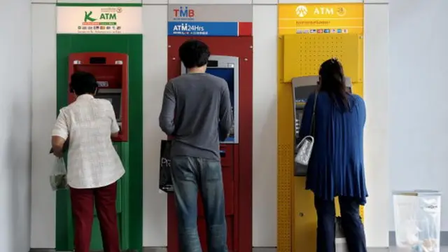 คนกดเงิน