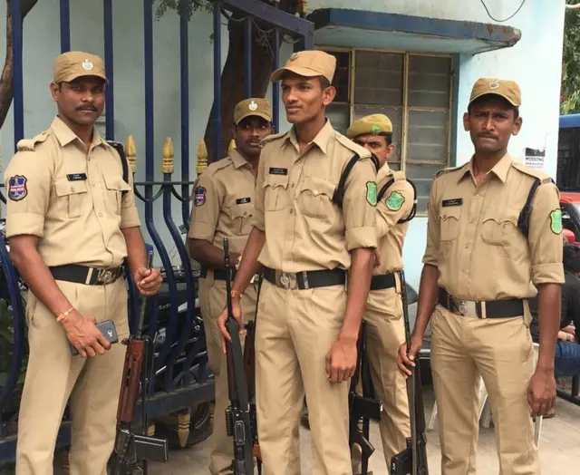 నాంపల్లి కోర్టు వద్ద సోమవారం బందోబస్తు