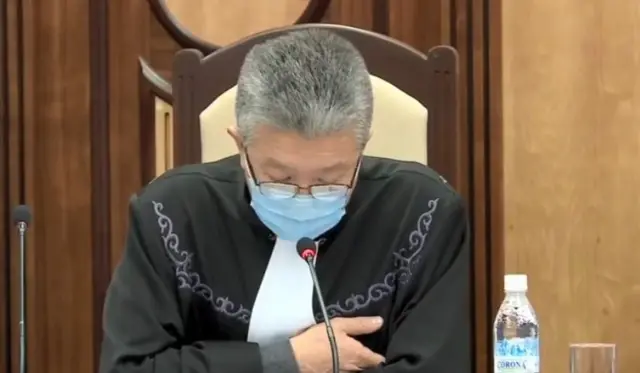 2-декабрдагы сотко Эмил Өскөнбаев төрагалык кылды