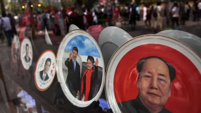 圖片攝於2017年6月3日,天安門廣場附近一紀念品商店。