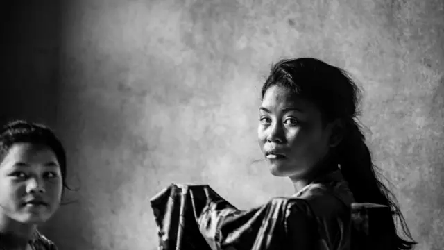 ชาวบ้านในศูนย์พักพิง