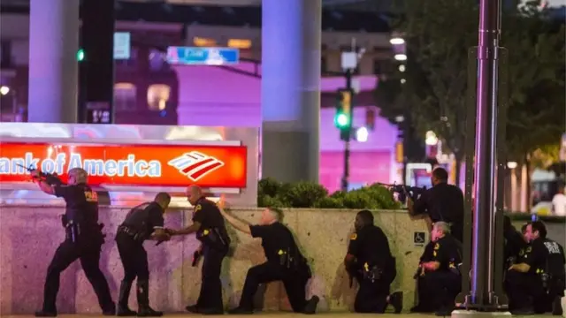 Policías en Dallas