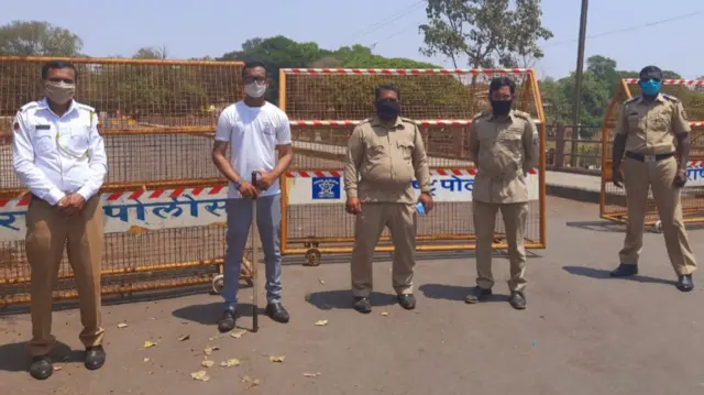 सचिन रिपोटे आणि सहकारी