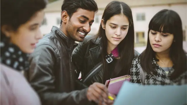 ద‌ళిత విద్యార్థులు