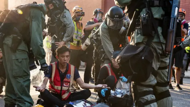 Cảnh sát Hong Kong bắt giữ nhóm cứu hộ hôm 21/9/2019