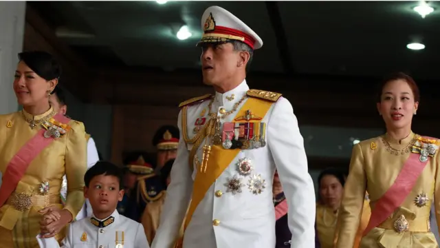 สมเด็จพระเจ้าอยู่หัวมหาวชิราลงกรณ บดินทรเทพยวรางกูร และอดีตพระชายา