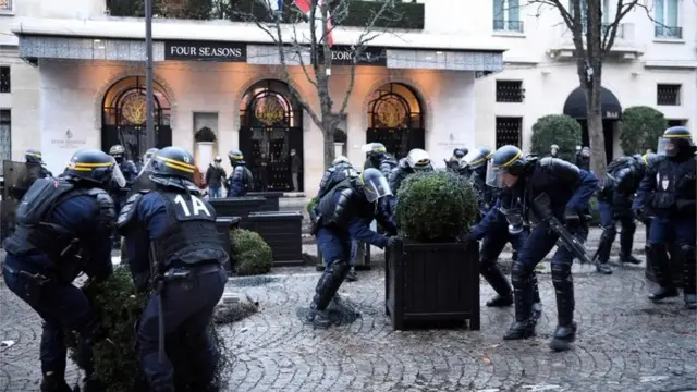 पेरिस में प्रदर्शन