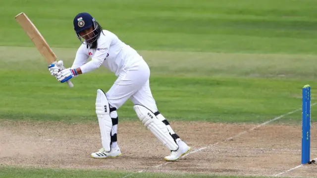 ન્યૂઝીલૅન્ડની ટીમ ભારતના પ્રવાસે હતી અને બૅંગ્લુરુમાં રાણાએ કમાલ કરીને ત્રણ વિકેટ ઝડપી લીધી