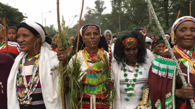 Haadhoolii faa'aawwan aadaa Oromoo himamee hin dhumneen bareedanii ayyaanicha irratti aragaman