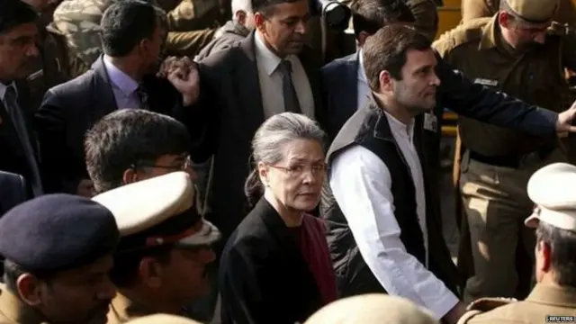 राहुल गांधी-सोनिया गांधी