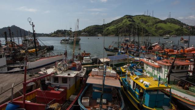 Barcos na praiasportingbet cassinoSuá, foz do rio Doce