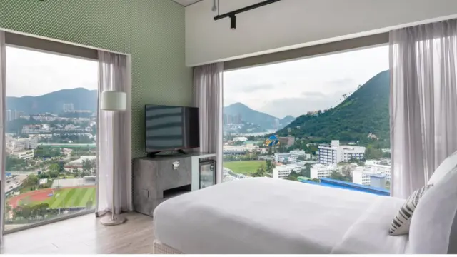 奥华走的是精致酒店(Boutique Hotel)而非平价酒店路线。