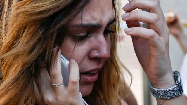 Женщина с телефоном