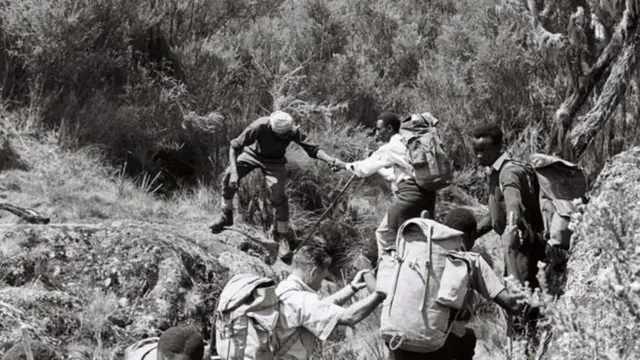 பார்வையிழந்த ஏழு பேரின் மலைக்க வைக்கும் 'மலை பயண' கனவு