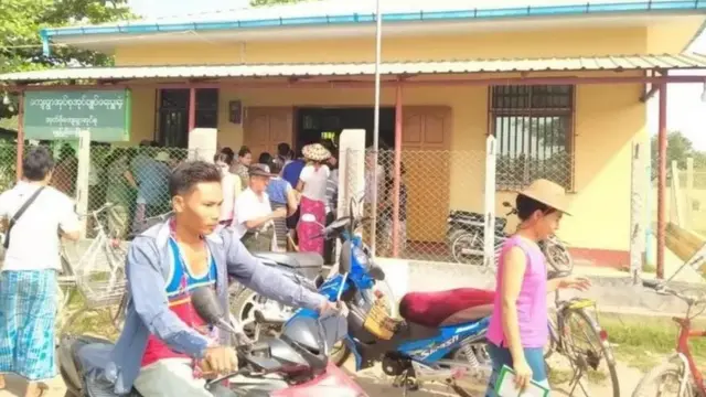 ရွေပြည်သာမြို့နယ်ထဲက အုတ်ဖိုကျေးရွာ အုပ်ချုပ်ရေးမှူးရုံး ပုံဟောင်း