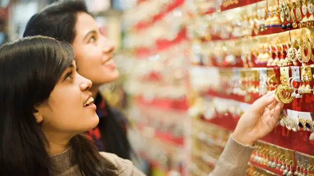 கொரோனா வைரஸ் ஊரடங்கு : பதின்ம வயதினரை அதிகம் பாதிக்கும்.