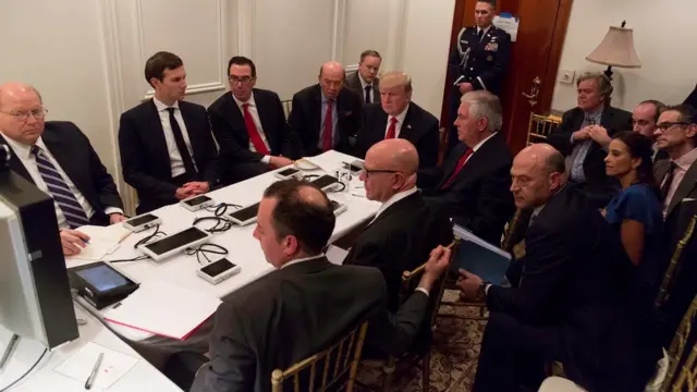 सीरिया पर हमले के बाद हालात की समीक्षा करते राष्ट्रपति डोनल्ड ट्रंप.