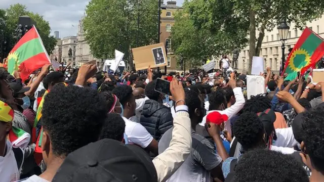 Hawaasa Oromoo biyya UK magaalaa Landanitti hiriira gaggeessan