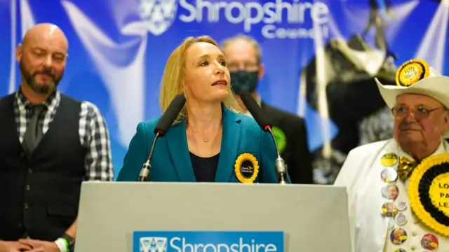 Хелен Морган после победы на выборах в Северном Шропшире