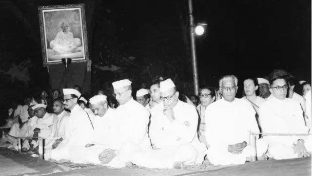 મોરારજી દેસાઈ