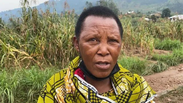 Nyirangwije Marcienne uturanye n'umwe mu bishwe n'isuri itwaye inzu yari arimo