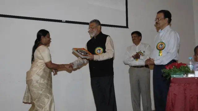 வளர்மதி