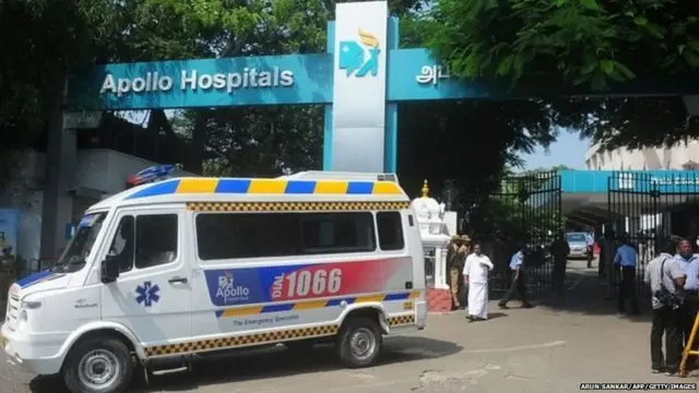 अम्मा चेन्नई के अपोलो अस्पताल में भर्ती हैं.