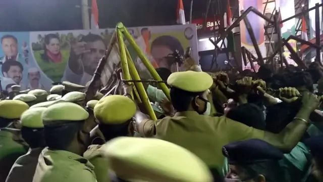 தள்ளு முள்ளு