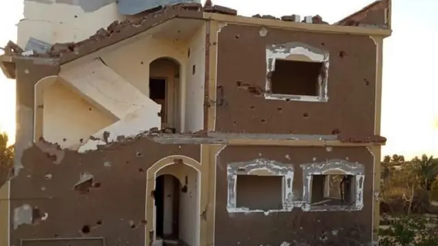 منزل سيناوي محطم