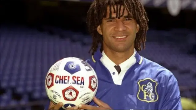 انضم النجم رود خوليت إلى نادي تشيلسي في عام 1995