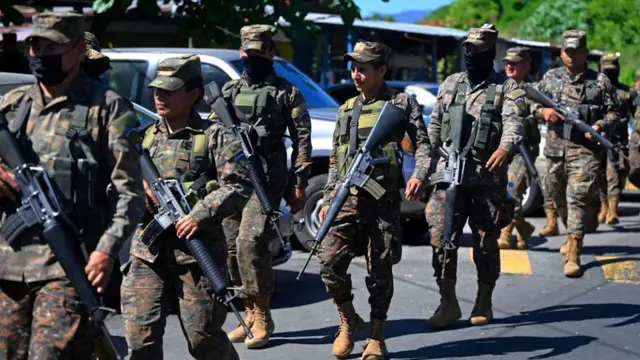 Soldados en Soyapango