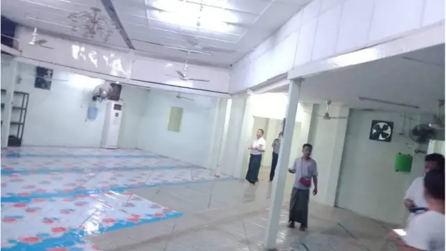 တောင်ဒဂုံ ၁၀၆ ရပ်ကွက်က မွတ်စလင် ဥပုသ်လ ကာလ ယာယီ ခွင့်ပြုထားတဲ့ ဝတ်ပြုကျောင်း နေရာ