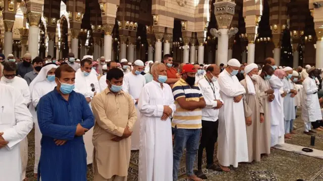 Salah di Masjid Nabawi