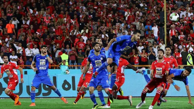 شاید اگر تماشاگران بازی پرسپولیس و استقلال می‌توانستند بلیت های خود را پس می‌دادند