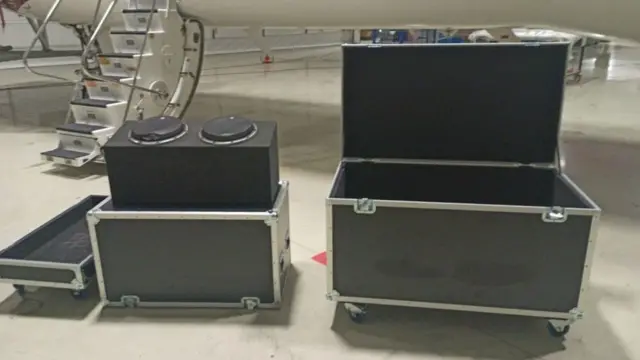 الصندوق الذي عثر عليه داخل الطائرة