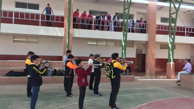 Alumnos de la escuela de Vallegrande