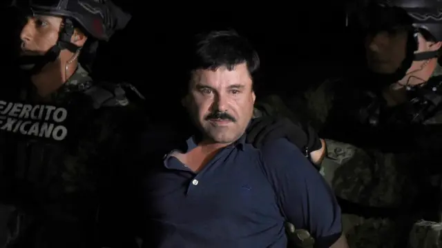 Joaquín "El Chapo" Guzmán sendo preso